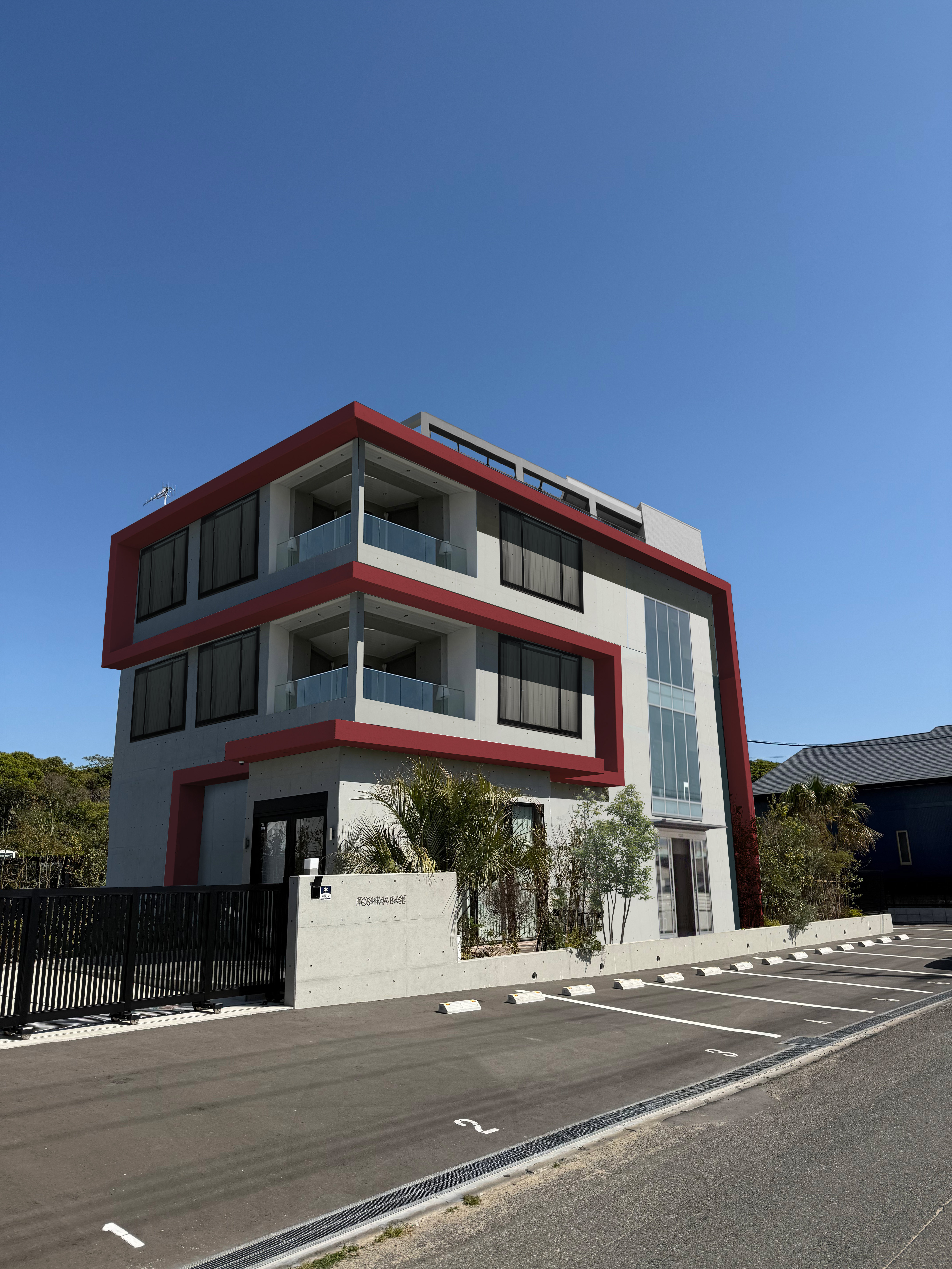 万方商事 本社ビル外観（福岡市博多区）